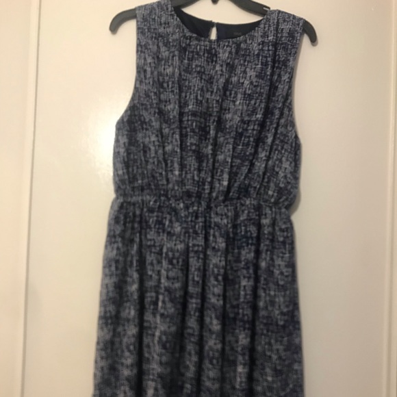 beautiful sleeveless HTML dress size L - Picture 3 of 8